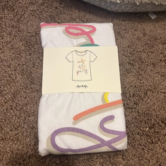 Miss to Mrs “Wife of the Party” Crew Neck T Shirt Size Large - Picture 2 of 3